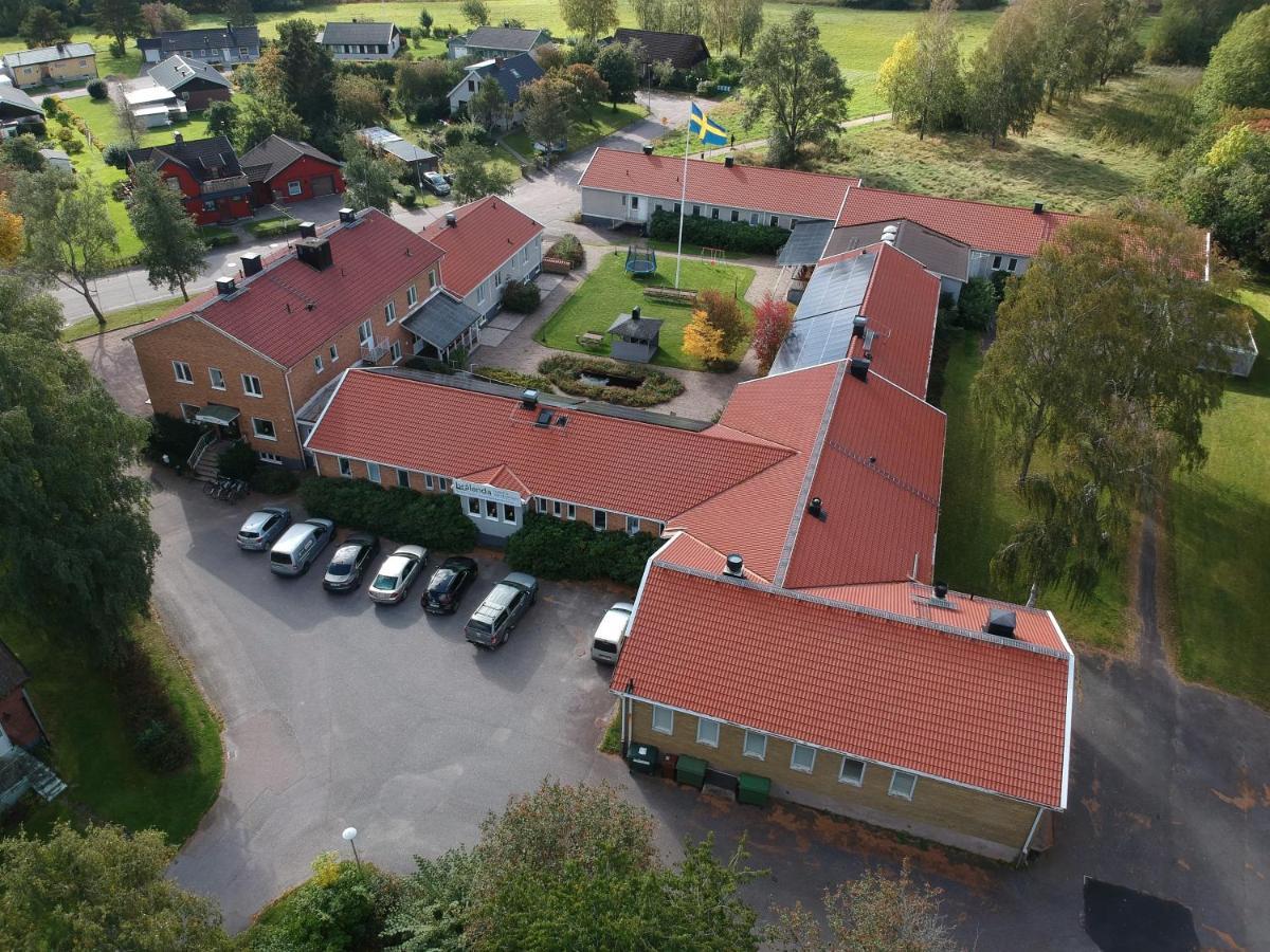 Bralanda Hotell Och Vandrarhem Bagian luar foto
