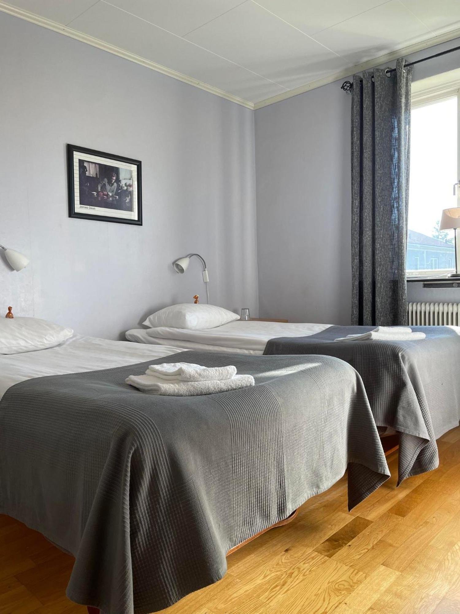 Bralanda Hotell Och Vandrarhem Bagian luar foto