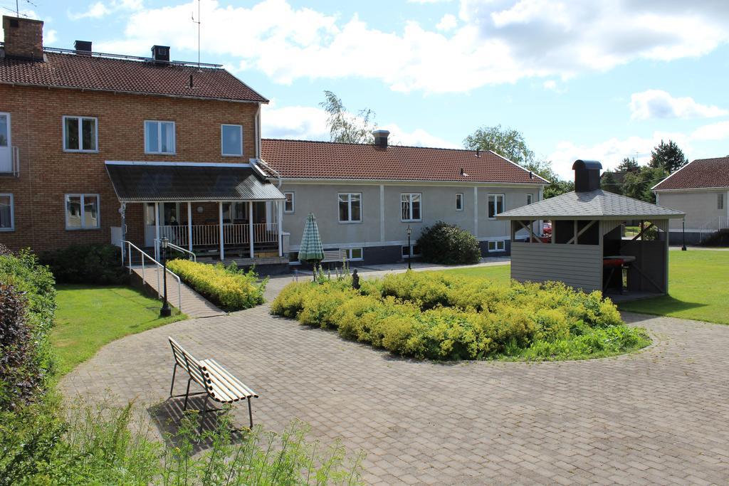 Bralanda Hotell Och Vandrarhem Bagian luar foto